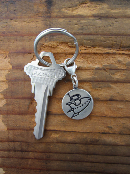 Sterling Silver Aliens in Love Keychain - Cute Rocket Ship Astronaut Key Fob - Alien Family Gift for Men and Women