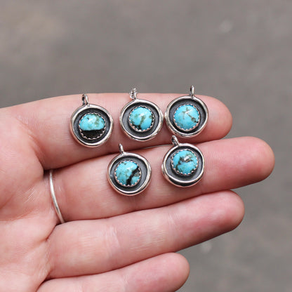 Modern Round Kingman Turquoise Pendant Necklace